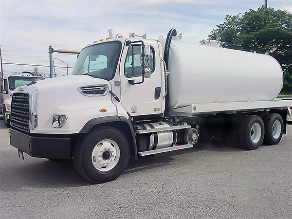 2015 Low Mileage Freightliner w/Big Masport Cobra vacuum trucks
